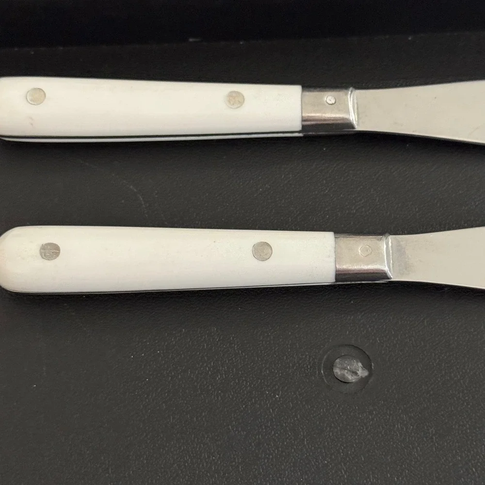 W. MardiGras‎ Butter Knives Replacements Stainless Steel White Handle Spreaders